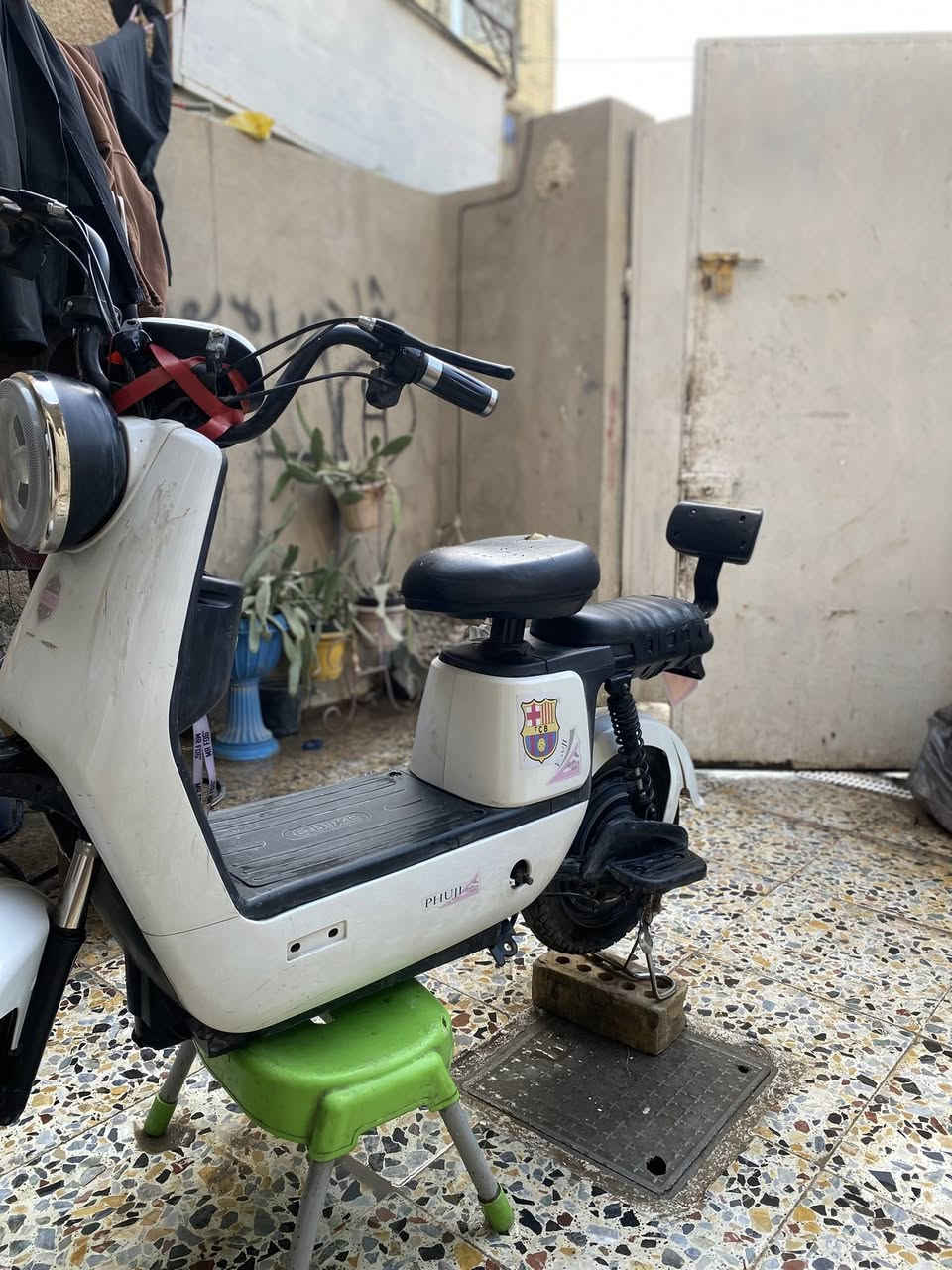 السلام عليكم دراجه شحن للبيع
4بطاريات
السرعه80
نظيفة، 
العنوان بغداد الغزالية
***********
