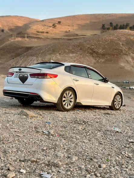 سلام عليكم للبيع 
كيا اوبتما 2016   Ex امريكي رقم بغداد الجديد بسمي سنويه لل 28  محرك 2400 gdi .. السياره بيهه اربع قطع صبغ  بدون لا تكم ولا شي  
 سياره حادثهه خلفي بدووون ايرباك كلهم سليمات بدون  لا لغوود ولا شواصي كلهه مكفووله 
مواصفات 
- شاشه  car play  
- بصمه + تشغيل عن بعد 
- كامره خلفيه دواره
- تحكم ستيرن جهتين 
- ٣ مودات قياده
- نظام ABS
- مثبت سرعه Cruse
- مري شفط + ترحيب
- نقطه عمياء
- حساسات
السياره جديده وعليهه ادامه تايرات جدد وتبريد كله جاهزز
وبالخير ع الياخذهه …
سعر  125 وبيهه مجال بسيط .. مكاني بغداد حي جهاد 
***********
