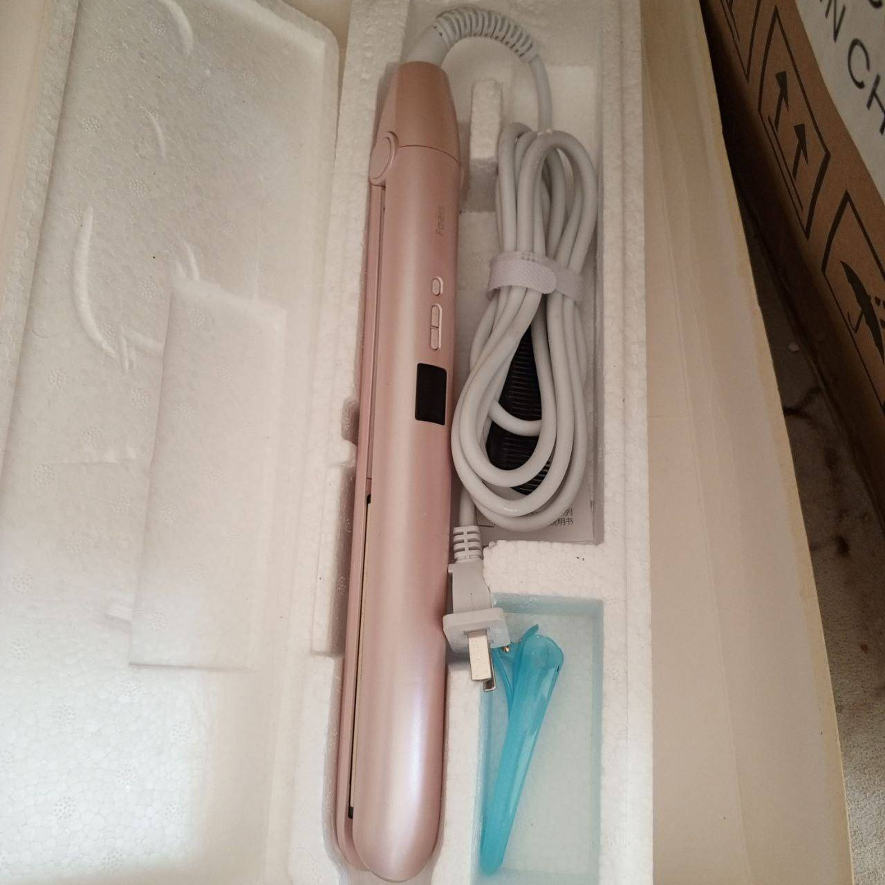 مكواة فرد الشعر الأيونية ثنائية الاتجاه من باناسونيك EH-HV31 بلون ساكورا الوردي.
تتميز بألواح عائمة مرنة مطلية بالسيراميك لتوزيع الحرارة بالتساوي.
توفر المعالجة بالأيونات لشعر ناعم ولامع.
تحتوي على 6 إعدادات لدرجة الحرارة تتراوح بين 130 و 210 درجة مئوية.
قابلة للحمل ومناسبة للسفر بفضل حجمها الصغير.
تتضمن ميزة الضبط التلقائي للجهد الكهربائي.
السعر 20


**إذا كنت صاحب هذا الإعلان وتريد حذفه لأي سبب، رجاءا أرسل رسالة إلى الدعم الفني**