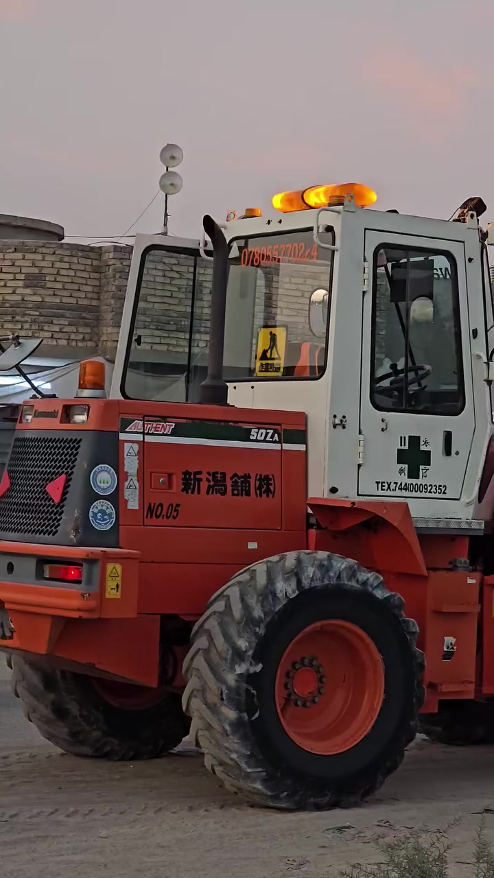 السلام عليكم ورحمه الله وبركاته
كاوسكي حجم 50 ZA دخول جديد وارد اليابان 🇯🇵
محرك كمنز 4 سندر سوبر كير ميكانيكي 3 نمر
مكفول كفاله عامه مكينه جاهزه لعمل 
مكانه بل نجف الشراي يتصل ***********
