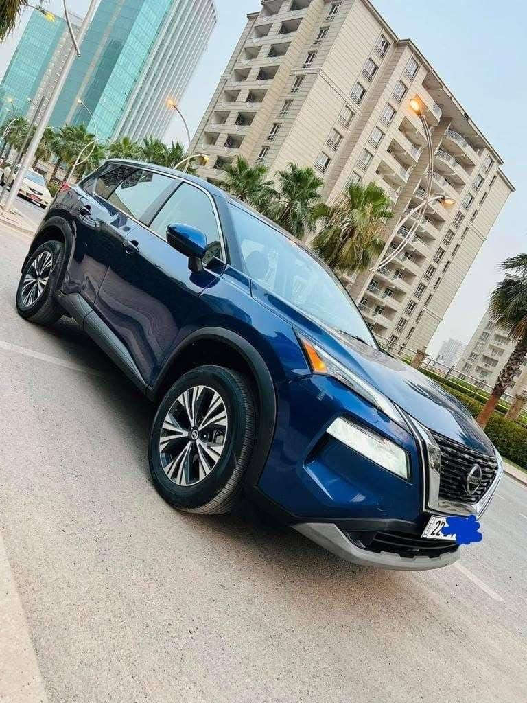 سلام عليكم ورحمه الله 😇🙏... 
نيشان روج شكل جديد محرك مرغوب 2021
.. 
محرك 2.5
4سلندر .. 
ماشي 90mil
.. 
سنوية جديد 
الضرر ربع بونيد ربع جاملغ ربع جاملغ خلفي ايرباگ سيستم 
مكان سيارة كركوك&اربيل 
***********
