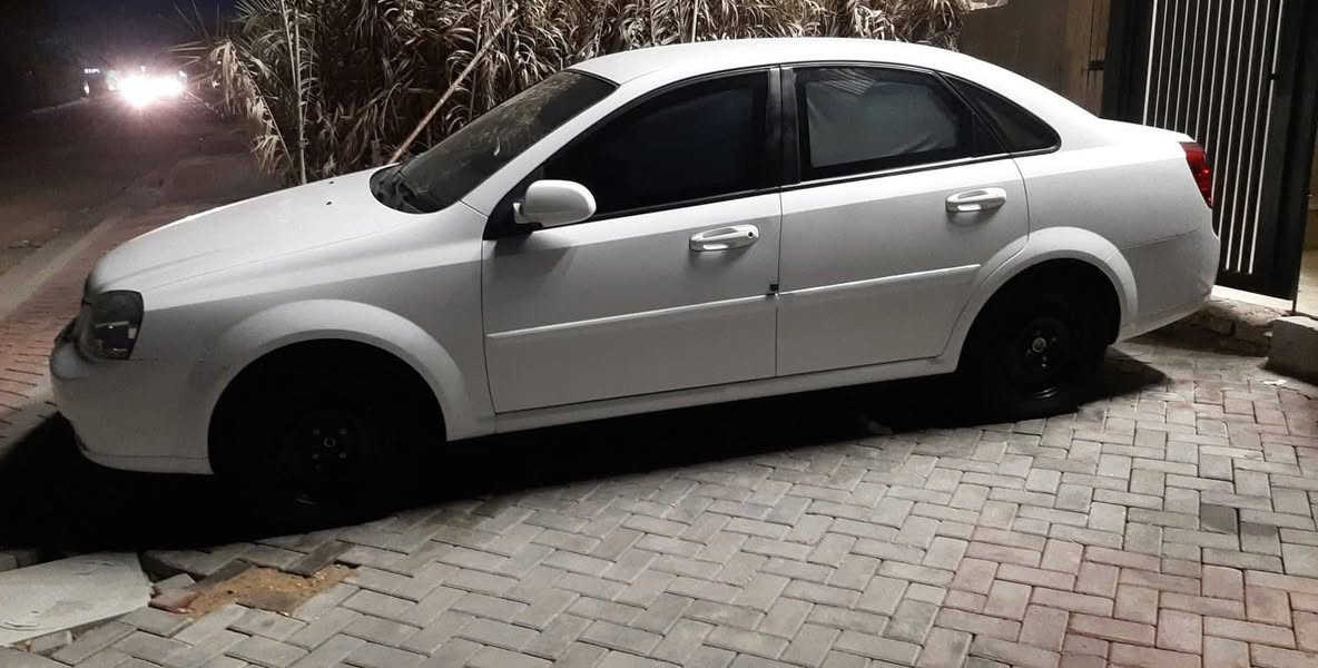 اوبترا٢٠١٢ ماشيه 130 بيها صبغ باب خلف السايق سعرها90
للاتصال ***********
