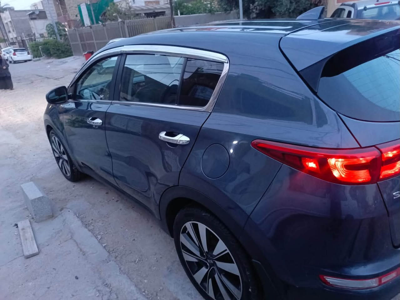 سلام عليكم كيا سبورتج ٢٠١٨ وارد امريكي سيارة حلوة ونضيفة مابيها اي نقص متصرف عليها شي حادثهة موضح بصور وسنورها موجود بل منشور مواصفات شاشة مثبت سرعة تحكمات جهتين تبريد ثلج مكينة ٢٤٠٠ GDI شرط بانزين عادي وتبريد ومتدك دوانز  السعر ١٣٥ شراي تجي تشوف سيارة وتدلل بيها مجال مكاني مشتل رقمي ***********
