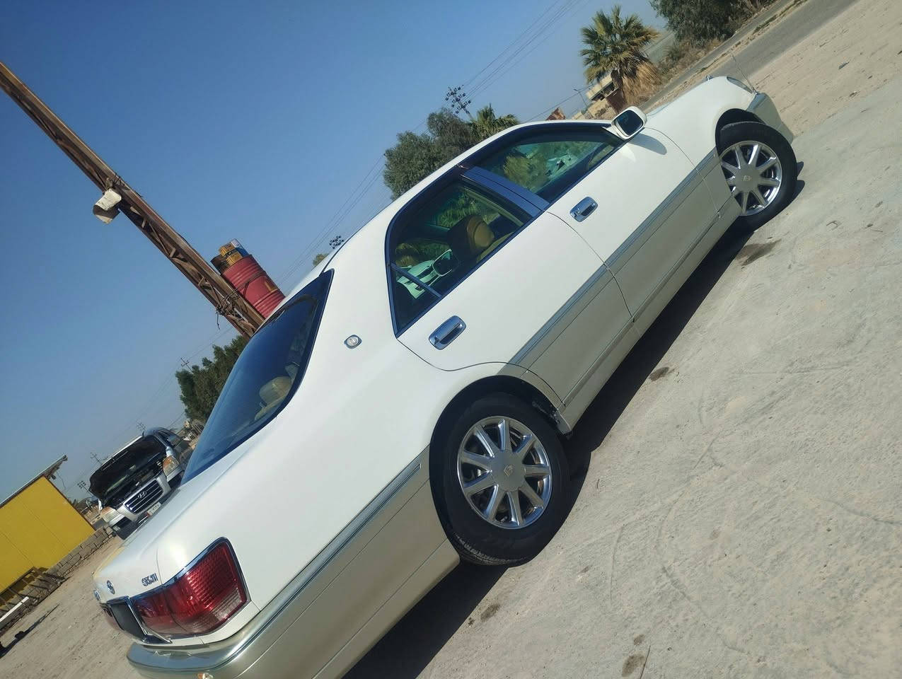 ملكه رقم بغداد حرف Z نكليزي بسمي مداور ثاني يوم
 سياره مكفوله من كص ونقل جثه والعيب الشرعي مكفوله وجاهزه كير ومحرك جديد حداديه جديده برده كهربائي تخم تاير ويل نجمه
3 دكم كرستال شاصي 75
سعر سياره 145 وبيه مجال 
***********
