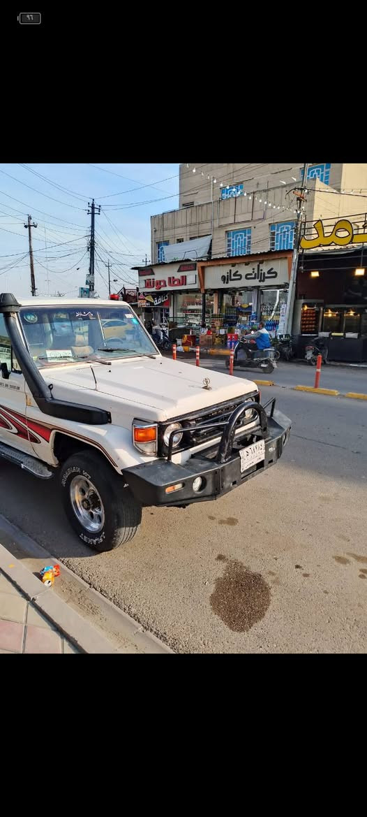 سلام عليكم لاندكروزر تويوتا ربع تبريد محرك 6 سلندر بخاخ مو كابريتا سياره جاهزه من كلشي  شاص سياره جديده كير محرك فور ويل كله مكفول شاصي اكسل كفاله موديل 1984 سياره جاهزه سعر 75 عنوان بغداد ***********

