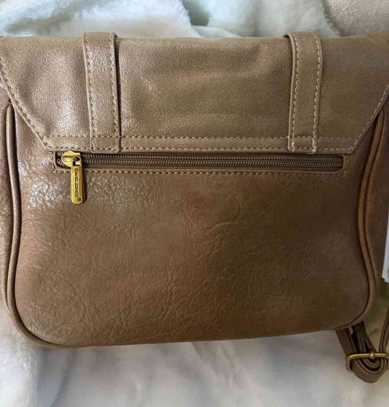 جنطه مختمه من الداخل
***********
