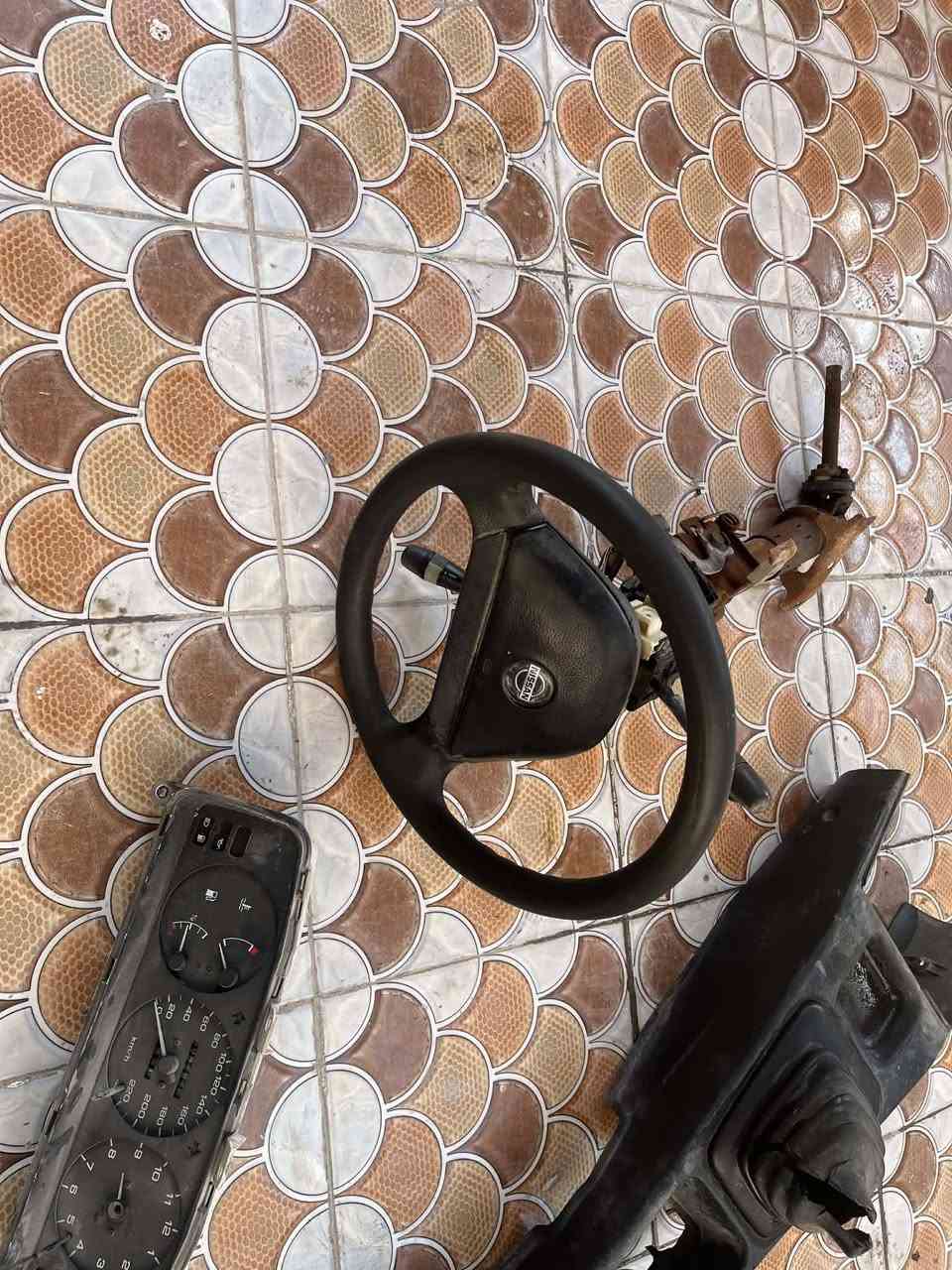 السلام عليكم اغراض نيسان بريميرا تسعينات نضيفه اليحتاج يتصل *********** أو ***********الخط الثاني بي واتساب والياخذهن كلهن اداري
