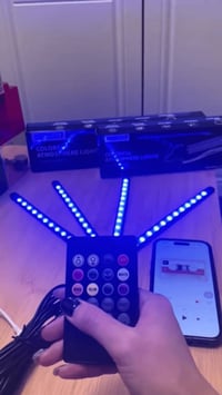 إضاءة LED • تفاعل صوتي • ٥+ ألوان