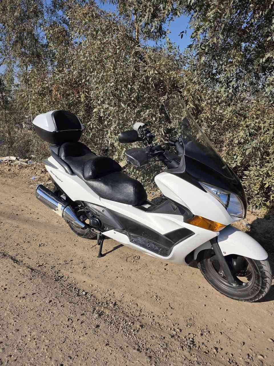 سلام عليكم
سلفر ونج جيتي 
موديل 2009
محرك 400
رقم بغداد 
صوت ناعمة
دراجة ما متعوبه
بيهه ملاحظات بسيطة 
المكان : بغداد فلكة حي النصر 
اعتذر عن ذكر السعر لان اكو ناس تكسر ابحلال العالم
رقم الهاتف:***********
