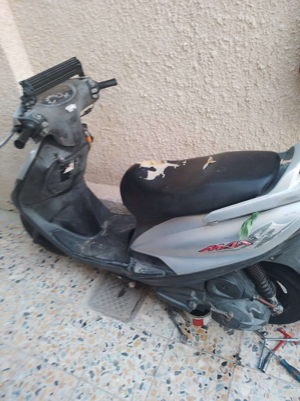 دراجه ماكس للبيع شغله سعر 275 بهه مجال العنوان بغداد شعب ***********
