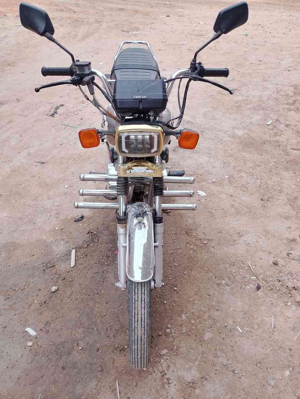 ايراني سونك للبيع موديل 22 مرقم رقمه بغداد دراجه مبدل بس كير جديد السعر مليون 350 وبي مجال المكان الفلوجه ***********
