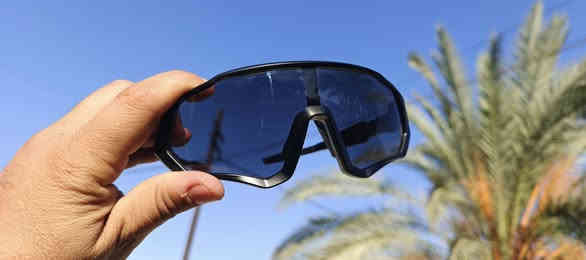 متوفر نضاره scyin تفاعليه مع ضوء الشمس وخوذه اصليه قياس M/L
سعرهن ٣٠ مع التوصيل واذا قطعه وحده ١٥ الف مكاني كرخ ***********
