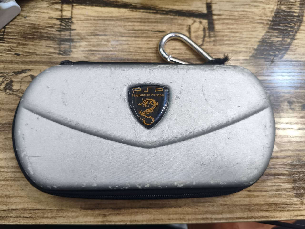 السلام عليكم للبيع
#PSP3000
Psp 3000
#السعر(150  الف)

الجهاز نظيف جدا وممفتوح وكله بلادي 
مهكر وكامل ويا رام 32 وبي العاب موضحه بالفيديو
الملحقات 
حافظة الاصلية مال psp
رام 32 
بطارية بحالة جيدة 
وشاحنة 
مكاني حلة 
***********
يوجد توصيل لجميع المحافظات (6000)
