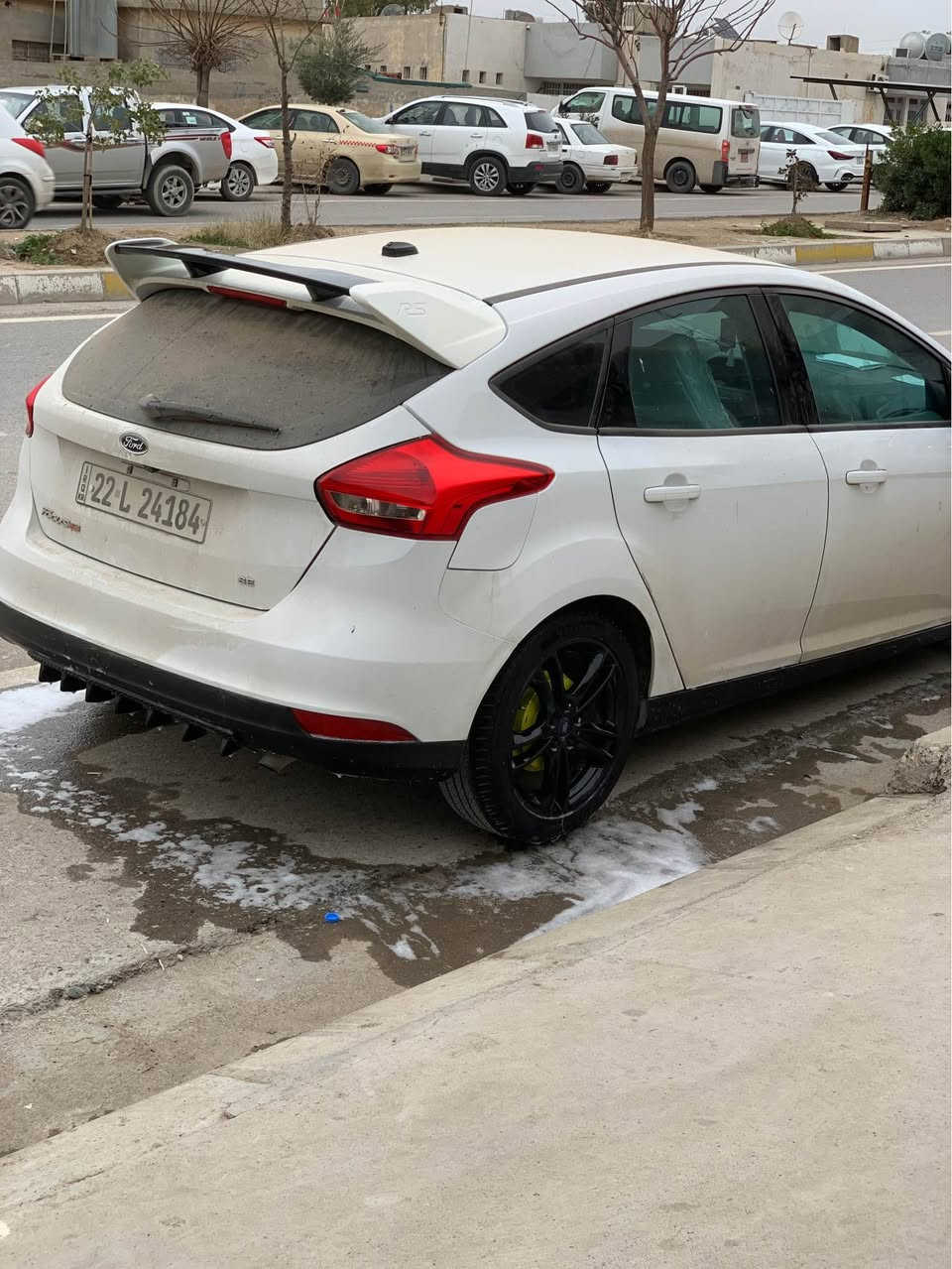 کوردی/عربي

بۆ فرۆشتن: فۆرد فۆکس ٢٠١٨ (هاچباک)
مواسەفات SE
٤پستۆنی مەکینە مەرغوب
سەیارەیەکی خاوێن و بێمەسروف، تایبەتمەندی و دۆخی سەیارەکە بەم شێوەیەیە:
مۆدێل: ٢٠١٨
جۆری جەستە: هاچباک (جانتا)
ڕەنگ: سپی شاهانە
گێڕ و مەکینە: بەشەرت و بێ کێشە (زۆر خاوێن)
دۆخی بەناوکردن: بەشەرتە و سەیارەکە بەناوی خۆمەوەیە.
دۆخی بۆیاخ و جەستە:
نیو جاملخی دواوەی لای سایەق بۆیاغە.
دەرگای دواوەی لای سایەق بە بیلادی (کۆد و ڕەقەم) شەریکە گۆڕدراوە (بێ بۆیاخ).
سەیارەیەکی توندوتۆڵ و ماڵی دۆستە، هیچ مەسروفێکی تێدا نییە و ئامادەیە بۆ لێخوڕین

٦٠ هەزای کیلۆ مەتر ڕۆشتوە

📥 بۆ زانیاری زیاتر و نرخ، تکایە نامە بنێرن یان پەیوەندی بکەن.

للبيع: فورد فوكس 2018  SE  ٤سلندر (هاتشباك)
سيارة نظيفة جداً وجاهزة للاستخدام، بدون أي مصاريف. تفاصيل السيارة كالتالي:
الموديل: 2018
نوع الهيكل: هاتشباك
اللون: أبيض

ماشي/ ٦٠الف کیلومتر

المحرك والجير (الشرط): على الفحص وبحالة ممتازة جداً.
التحويل والملكية: بشرط التحويل، السيارة باسمي شخصياً.
حالة البودي والصبغ:
نصف جاملغ (رفرف) خلفي جهة السائق مصبوغ.
الباب الخلفي جهة السائق مستبدل بلادي (نفس الكود واللون من الشركة بدون صبغ).
السيارة متينة وجاهزة تماماً للاستعمال اليومي.
📥 للمزيد من المعلومات أو السعر، يرجى مراسلة الخاص أو الاتصال. أربيل, العراق


**إذا كنت صاحب هذا الإعلان وتريد حذفه لأي سبب، رجاءا أرسل رسالة إلى الدعم الفني**