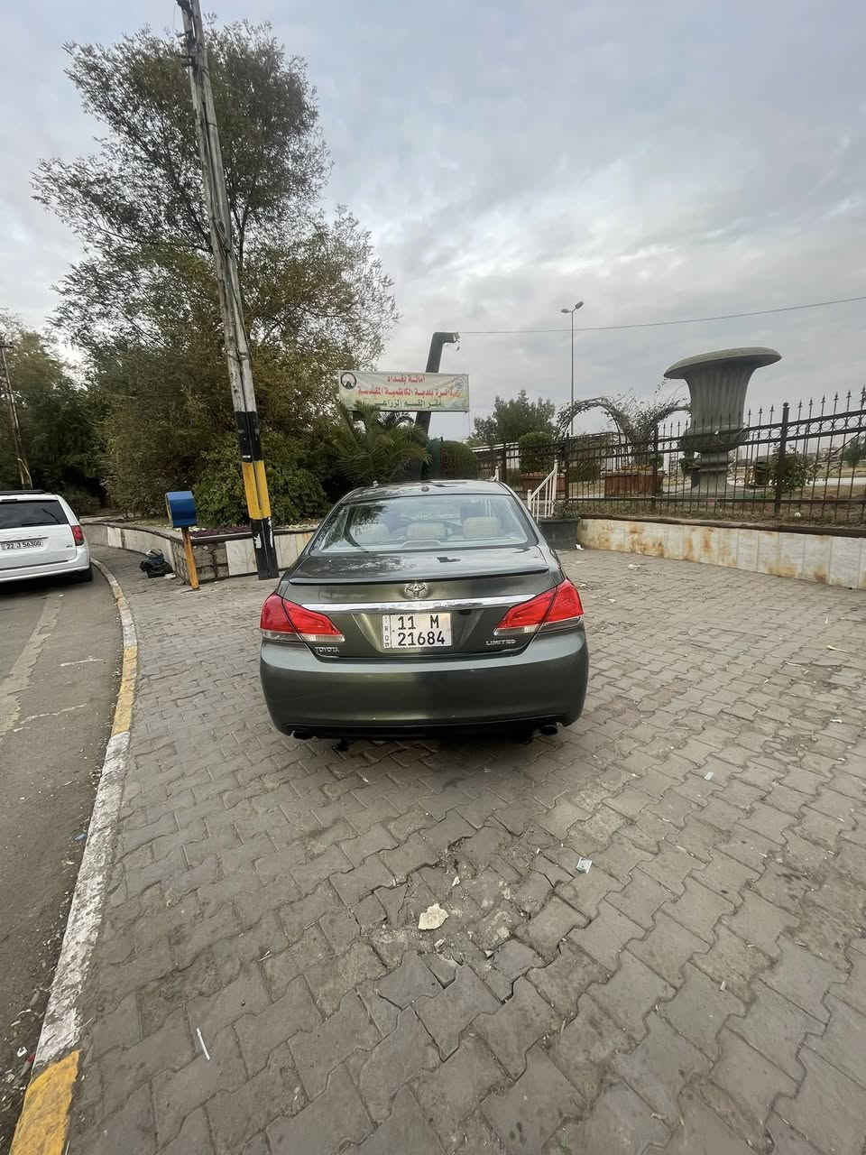 للبيع فقط
تويوتا افلون 2011 امريكي 
ماشيه 200 حادثها من امريكا باب السايق 
السياره لمتدد فول مواصفات فتحه بصمه كشن كهرباء 
داخل ابيض 
السياره مصبوغه عام اثر جراد يعني لا كلبه و لا ضربه قويه اني ماخذها مصبوغه عام 
كيرها اني معمره ع ايدي من الصفر مبقي بي بس الكشر والباقي كله مبدله قطع وكاله 
مكينتها حليوه لا تنقيص و لا تبخير 
حداديتها نص عمر و رايدلها تعيار abs بريكها شغال 100‎%‎ بس اني خاصم سعر الabs من سعرها 
تفاصيل اكثر *********** او ع الخاص 
السعر رجاءا ع الخاص 
مكاني بغداد الكاظميه شارع اكد
