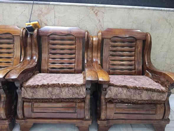 سلام عليكم تخم ابو تنين 7 مقاعد نضيف 350 الف 
***********بغداد
