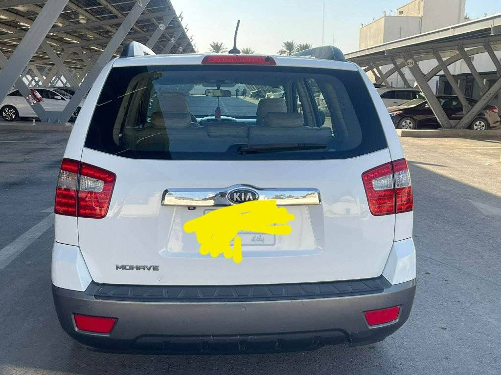 السلام عليكم للبيع فقط بدون مراوس
كيا مهافي موديل 2014 رقم بغداد دولي بأسمي تحويل مباشر ثاني يوم  وارد خليجي هزة شهر 1/2026 مكفولة من الضربة والعيب الشرعي بيه شوية صبغ اثر خدوش وسونار مرفق بالمنشور فول مواصفات
ماشيه 116الف كيلو قابلة للزيادة 
 7 راكب محرك 6 سلندر  3800 
محرك وكير ادامة كاملة 
جرس بال 120
فتحه سلايت
بصمه تشغيل
بصمه ابواب
شاشه كبيره
كامره 
دواخل جلد
كشن كهربائي
مثبت سرعه
جنطه شفط
حساس خلفي
3 قطع تبريد تدفئة تبريد بالكراسي
السعر 165 وبيها مجال للشراي
يجي يفحص السيارة من كل الجوانب
السيارة موجودة في الناصرية المركز 
للاستفسار الاتصال او المراسلة على الرقم *********** ماسنجر  وات ساب 
حياكم الله واهلا وسهلا
