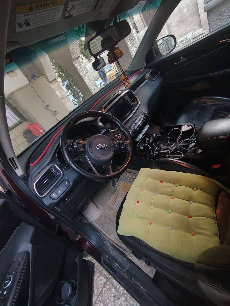 من رخصت الادمن كيا سورنتو ١٧ رقم بغداد دولي بسمي لون كرزي فووول فووول ماعدا الفتحة ٧ راكب ٦ سلندر داخل جلد بصمات كشنات كهربائية تدفئة كشنات رادار ضررها فقط دعامية وبيها شوية شخط بالجاملغ الخلفي مصبوغ فقط الشخط كير محرك مكفولات السعر ١٧٥ مكان السيارة بغداد الشراي يتصل ***********
