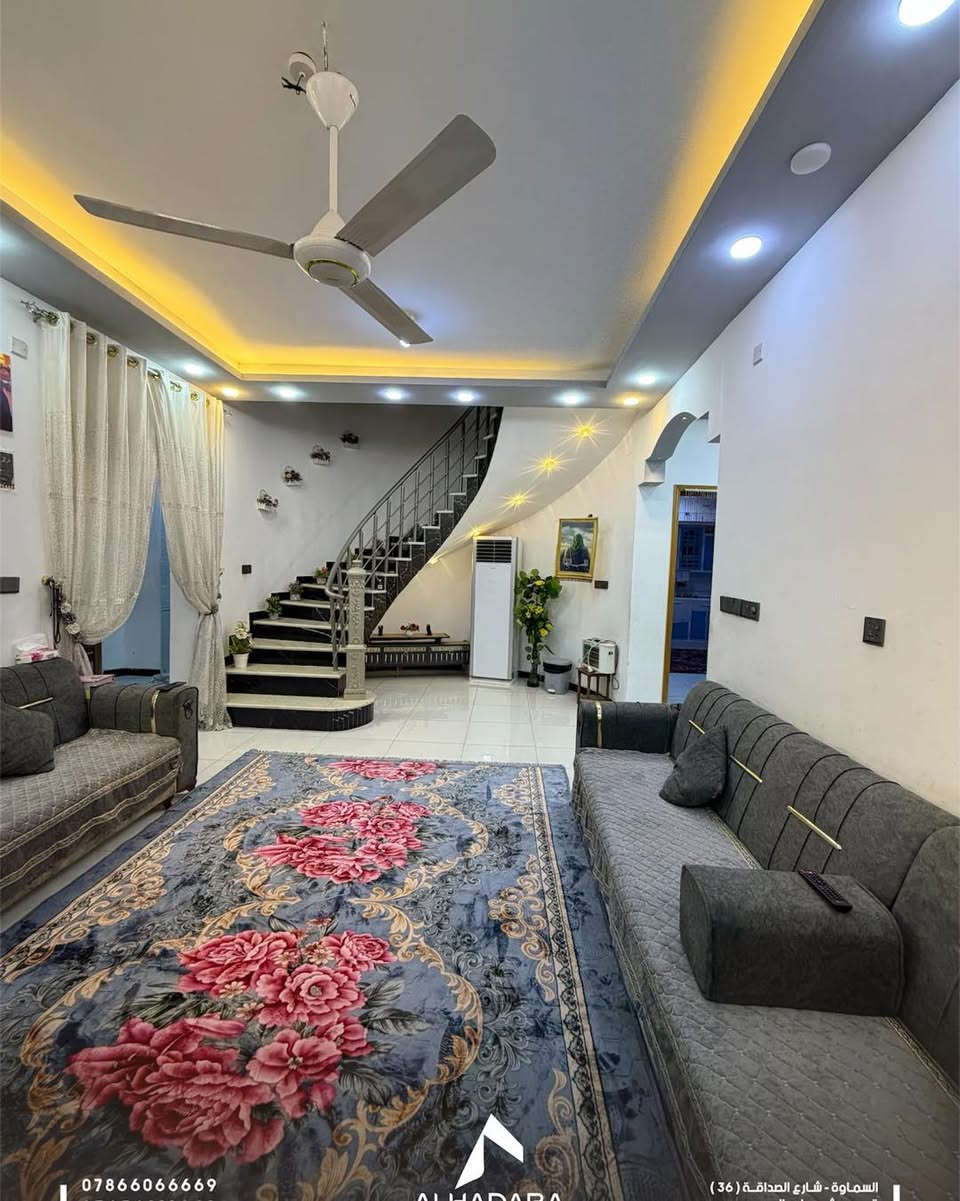 دار للبيع ... في مجمع مدينتي (الدوح) مطلوب للمصرف العقاري لمعرفة السعر علق بكلمة تم او السعر 

رقم الاعلان (4) 

مساحه الدار 255م طابق واحد مطبخ حار بارد واستقبال وهول ومجمع صحي متكامل وغرف عدد ٢ بالاضافه الى الكراج والحديقه 

للتواصل والاستفسار واستقبال عروضكم 
***********
***********
