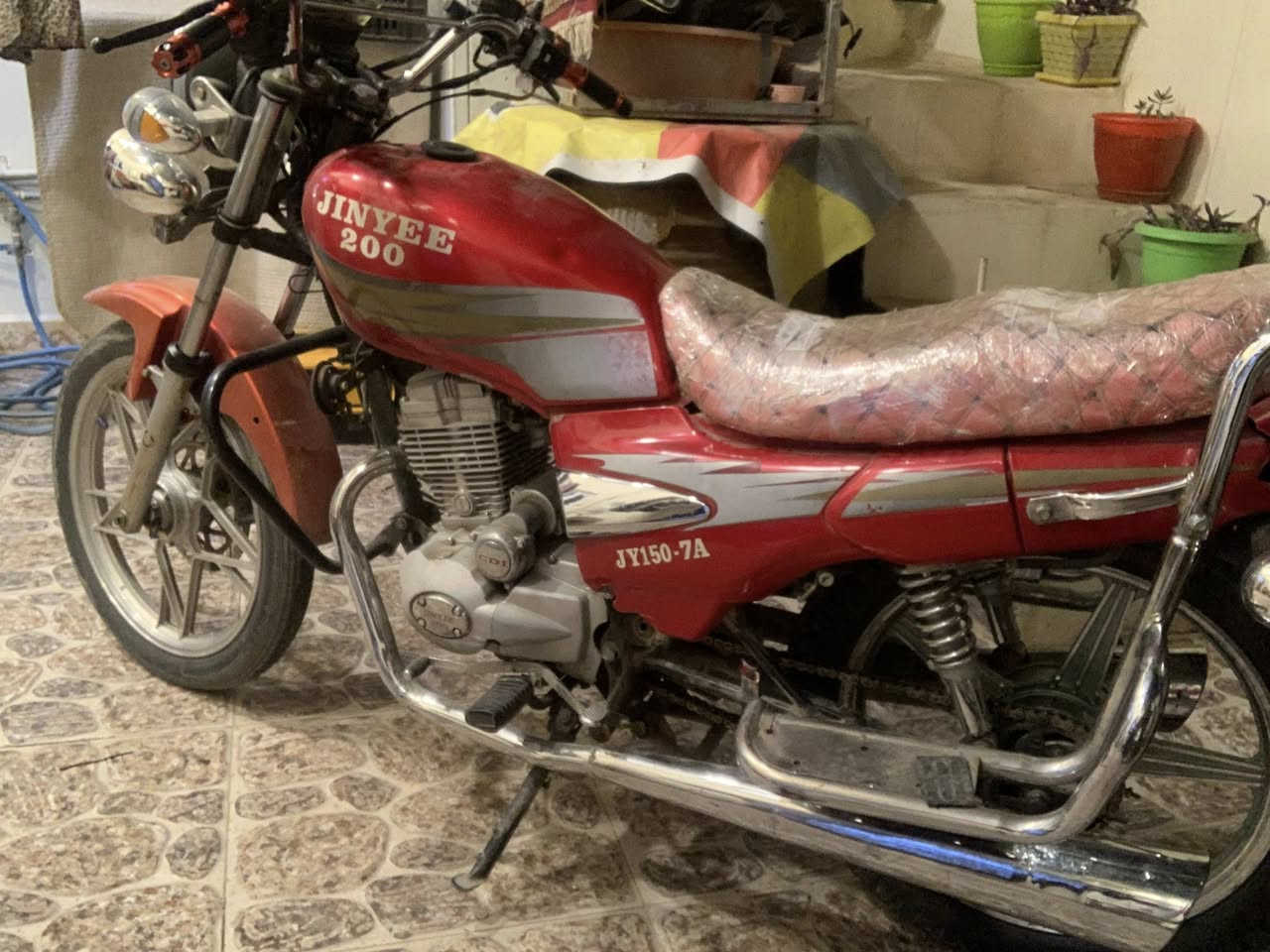 سلام عليكم موطور للبيع
جني خمس كير 
2015/ 200 سيسي 
نضيف 100/100
السعر 400بي مجال بصيط 
الشراي يخابر ***********
