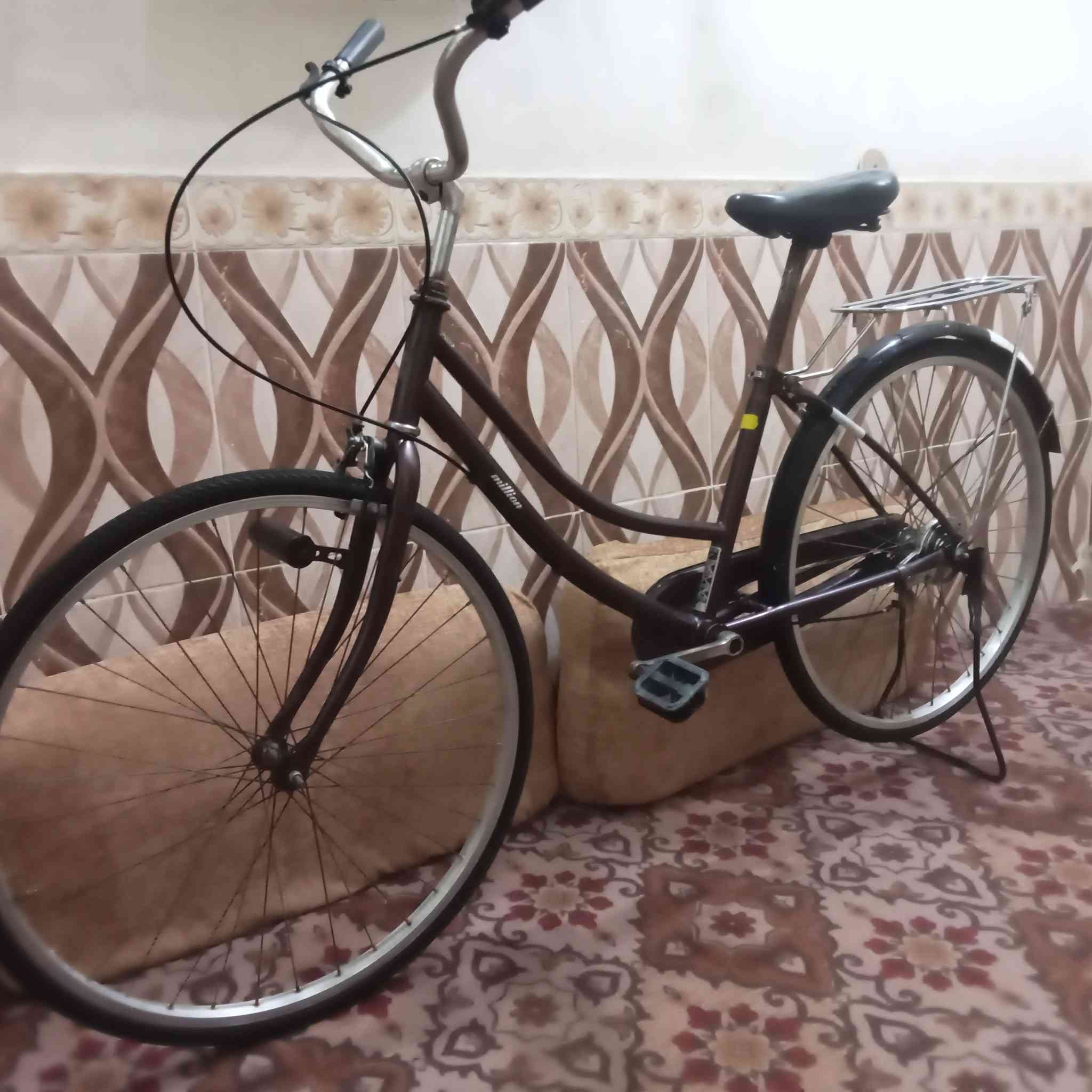 سلام عليكم باسكل لبيع حجم 26 باسكل نضيف مثل ماموضح بل صوره غراضه كلهن ويه جاكلغاته كبات 2 سعر خاص مكان ناصريه محطة قطار ستفسار 📱***********
