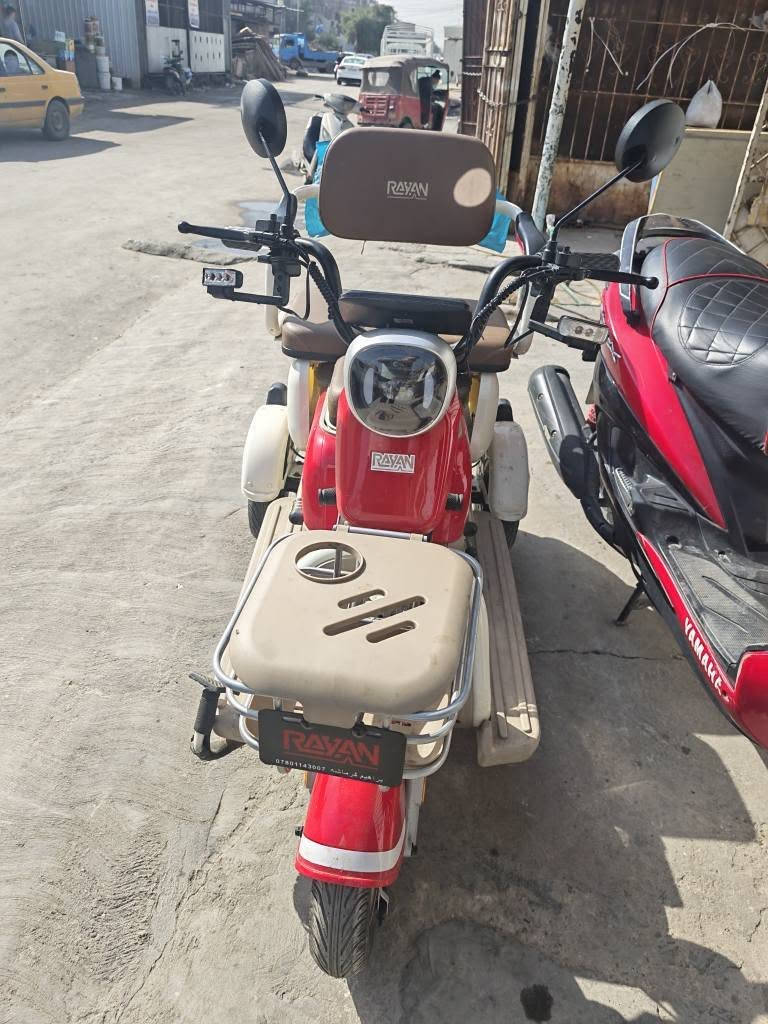 دراجه شحن جديده مستخدمه ايام قليله كلش جديده مكاني الشعب *********** ب 650 وبيهه مجال بغداد, العراق
