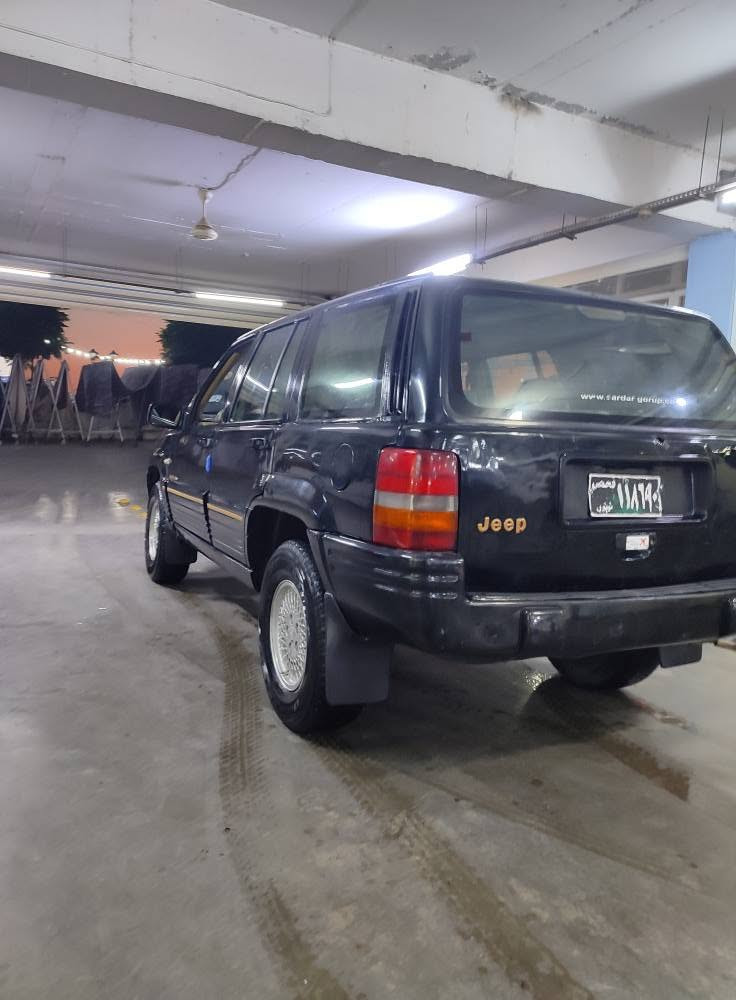 سلاوی خوا لە هەموو لایەک 
ئەم گوڵە جوانەمان هەیە بۆفرۆشتن  
 Jeep grand cheroki 1996 
 ئارم پلاستیک سلێمانی  زۆر تندو تۆڵوو بێ عەیب کارەبای گێر مەکینە بەشەرت بێ تەقەو رەقە 
گێروو مەکینەی  vvt 3000 زۆر بەقوەتو نەرمو نۆڵە 
فرۆشتنو گۆرینەوە  تکایە مەیە بۆ سعر پرسین  هەموویم نوسیوە  
***********  ڤایبەرو  وەتس ئەپ السليمانية, العراق
