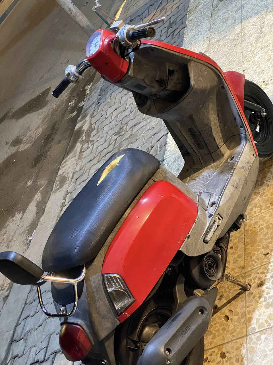 ماكس بوليسي للبيع مامفتوحه رمبه الدراجه ختم واحد وي المكينه كلها كامله الدراجه برغي مانقصها سلف هندر كهربائيات كلها كامله شلعه معدل مكينه ناعمه جاهزه الدراجه كفرها اصلي البلادي ماصارلها هواي نازله من الرمبه سعر مناسب مستعجل عله بيعته ب675بيها مجال قليل المكان البصره قضاء المدينه شارع البتول الشراي يتصل هذا رقم راعيها ***********
