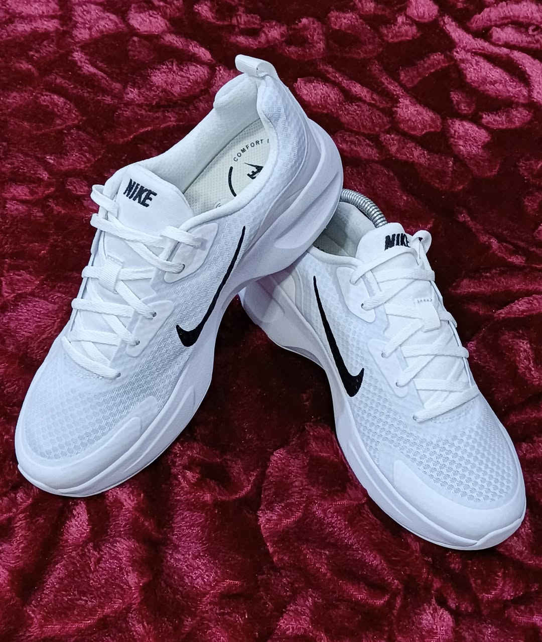 حذاء نايك وير أول داي (Nike WearAllDay) الرياضي بلون أبيض وأسود
قياس 43 
السعر // 30


**إذا كنت صاحب هذا الإعلان وتريد حذفه لأي سبب، رجاءا أرسل رسالة إلى الدعم الفني**