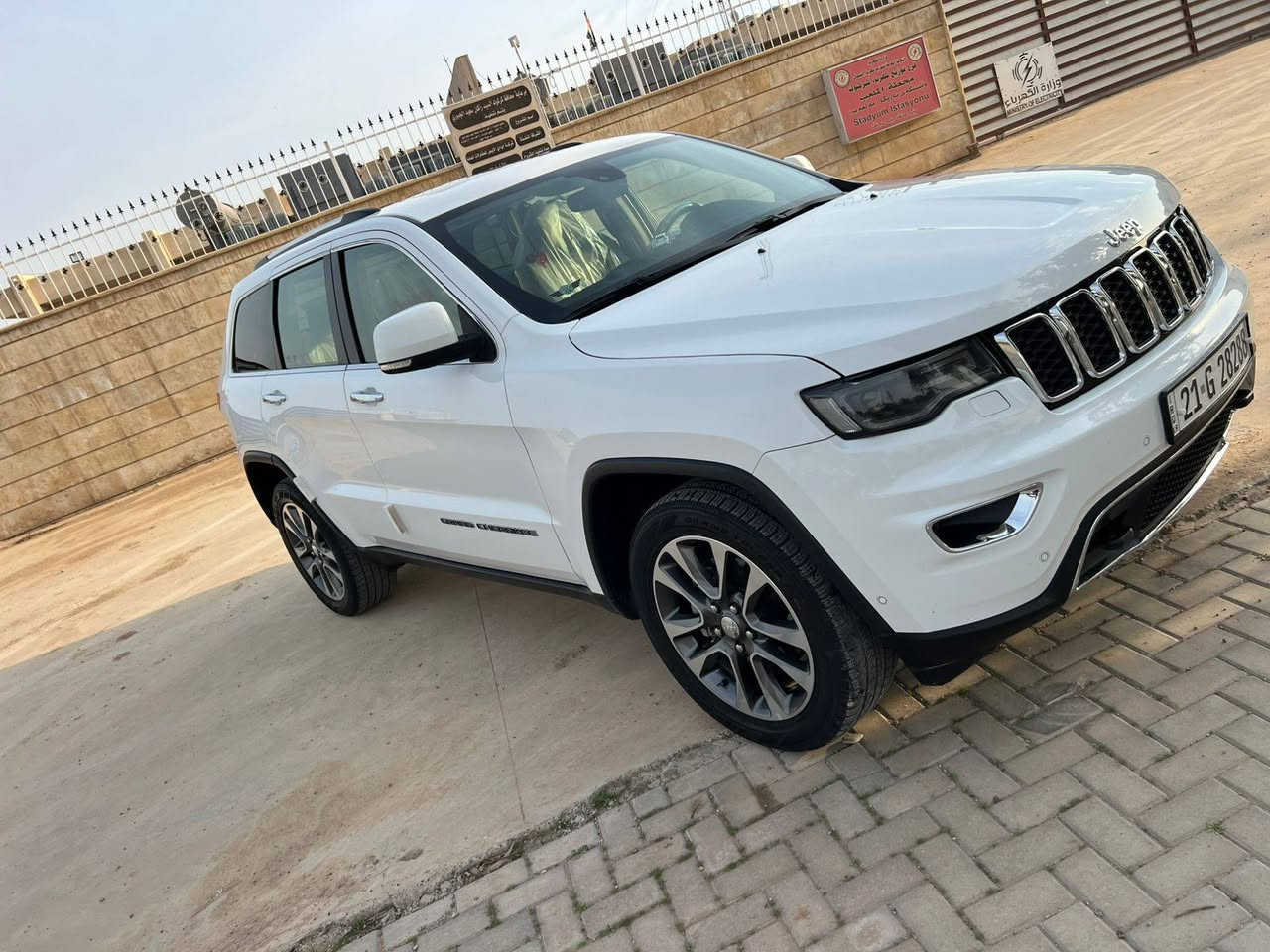 جيب موديل ٢٠١٨ خليجي شريكة هارلم 
مواصفات limited فول فول 
مكفوله كفاله عامه دعامي لو دعامي شرط 
كير محرك مكفوله شرط 
ماشيه 106کلومتر
رقم سنوية جديد 
*********** واتساب
*********** فايبر
