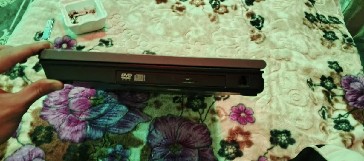 سلام عليكم لابتوب hp بسعر 85وي توصيل ما بي اي نقص او اي مشكلة كله شغال شاحنته موجودة بس (ملاحضة) انو اكو طكات خفيفة بل شاشة وما ماثرة كلش نقص بس هارد ssd 
رقمي ***********
مكاني البصرة 
ادمن 🌹
