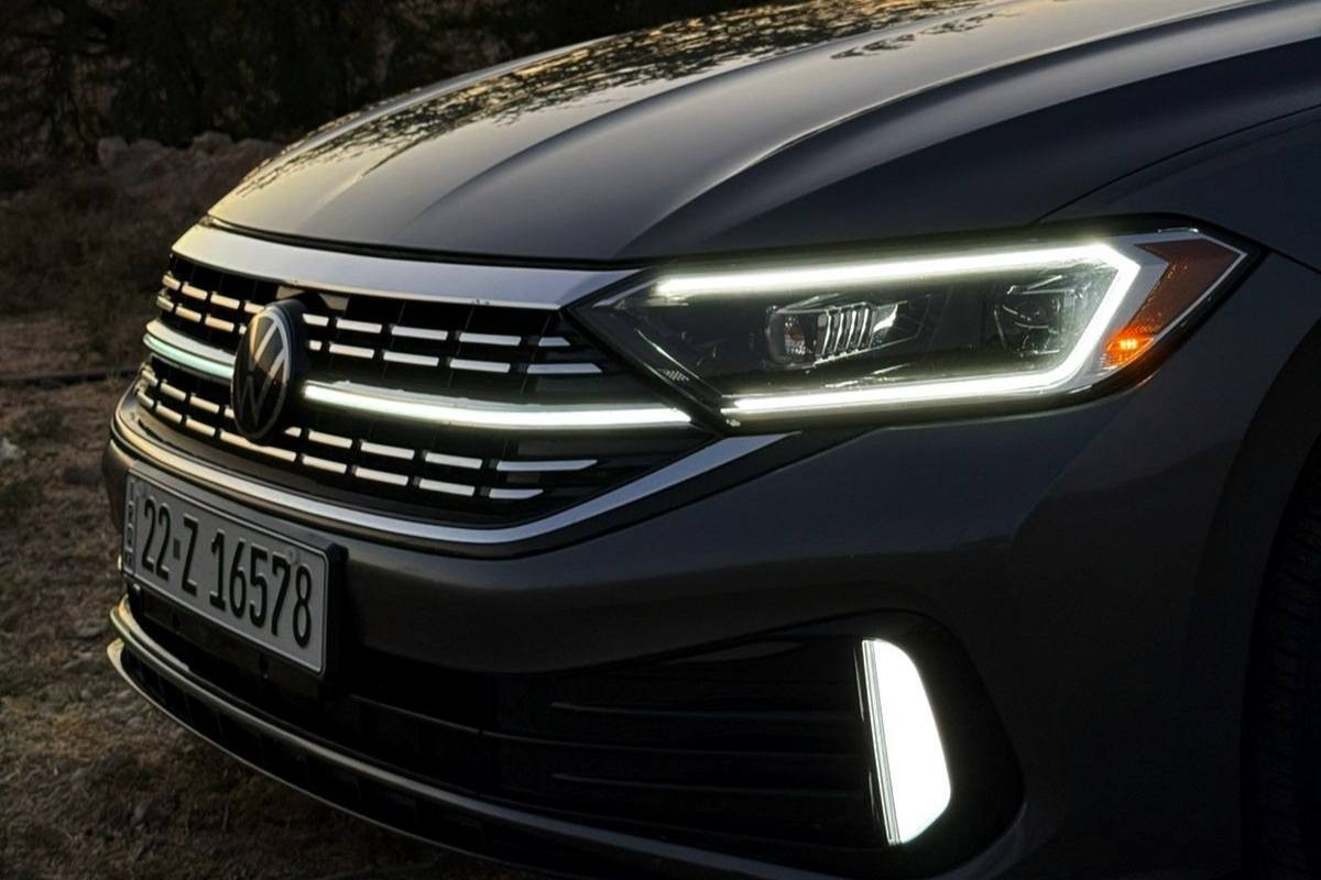 ڤۆڵگسواگن جێتا 2023 مواسەفات SEL 15T
گێڕ ئۆتۆماتیک ، ٨نمرە
تحدید سرعە
مەودای دووری و نزیکی سەیارەی پێشت دیاری دەکات
ڕاداری پێشەوە و دواوە
ڕاداری ئاوێنە Auto start, stop
کامێرای دواوەوە
حەساس
بەسمە
شەغال
سڵاید
برێک بەسمە
٣ مۆدی لێخوڕین
کوشن جلد
کوشن سارد و گەرم
کوشنی دواوەوە هیتەرە 
سوکان هیتەرە
پانۆراما
کارپلەی و ئەندریۆد ئۆتۆ
کامل لایتەکانی لیدن 
لیدی ناوەوە
٩ سپیکەر ی Beats Audio
١ پارچە بۆیاخە و ٣ پارچەی گۆڕاوە بە بیلاد 
ئەیرباگی هیچی نەتەقیوە 
پێش و پشتی کەپسە سایارەکە نموونەیە لە جوانی

سـعـر : لە کۆمێنت داوابکە ڕاستەوخۆ بۆت دێت 📥 

گێر و مەکیەنەی بەشەرت 
هیچ کێشەیەکی تێدا نییە 

ژمارەی خاوەنەکەی 
***********
