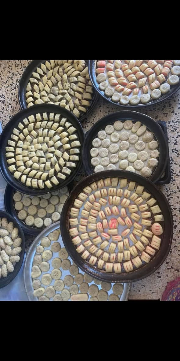 تم بعون الله فتحنا حجز كليجة العيد كليجه اهلنا 
قائمه الاسعار 
حشو جوز ب8
حشو تمر 7
حشو حلقوم 6
حشو السمسم والمبروش الكيلو 6
الخفيفي محشي تمر 7
خفيفي ساده 5الكيلو 
وعدنا عرض كل 5كيلوات مشكل او انتو تطلبو  شنو اتريدون  بس ب25 الف  . 
يوجد خدمة توصيل  .


**إذا كنت صاحب هذا الإعلان وتريد حذفه لأي سبب، رجاءا أرسل رسالة إلى الدعم الفني**