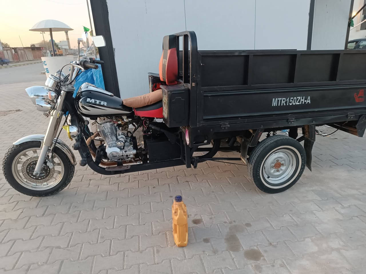 اسلام عليكم شباب...
للبيع ستوتة MTR سوداء موديل 2021 🏍️
​النوع: MTR
​اللون: أسود
​الموديل: 2021
​الأوراق: مرقمة + سنوية كاملة جاهزة للتحويل 📄
​المحرك: تعمير جديد 26 🛠️
​الحالة: جاهزة للعمل وما تحتاج أي مصاريف
​📌 السعر: (خاص.بيك خير وتدلل)
📍 المكان: (المشخاب.أم عرده )
اتصل واتساب اهناا 👇👇👇

📞 للتواصل: (***********)
