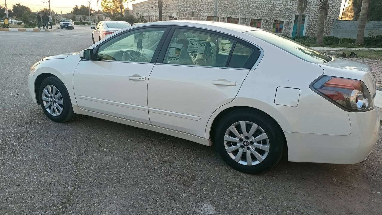 بسم الله الرحمان الرحيمال التيما موديل 2008 رقم سليماني  
خليجي مكينه وكير بشرط حداده وصدر جديد تبريد تدفه بشرط كود بنزين دخله بلادي رقم وسنويه كله جديد بشرط تحويل وكاله بدون ضرر بيه  صبغ بيه شويه تكيل وسنور موجود تحكم سترين جام شفط كهرباء  ومروس حسب القناعه ساكن كفري  سعر 95وبيه مجال سياره مال بيت  ***********
