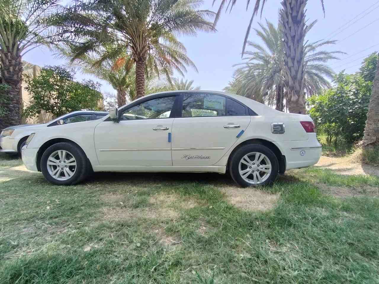 السلام عليكم
للبيع سوناتا 2011 خليجي بغداد بأسمي تحويل ثاني يوم 
مكينه2400 كير 5نمر تبريد ثلج منظومة غاز السيارة بيها قطعتين تبديل اني ابيع احزام مكان السيارة واسط العزيزية 
للاتصال 
***********
***********
