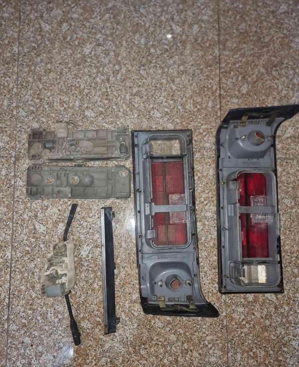 للبيع غراض داتسن 80 صالون 
130 الف وبيهم مجال 
***********
