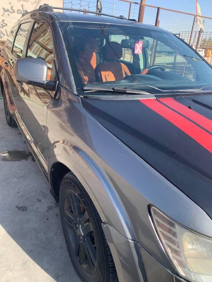 سلام عليكم 
سيارة دوج جورني2012 رقم بغداد بسمي سيارة نضيفة مكينة كير بجيس سيارة ضربتها جاملق الأمامي و طخة بل بنيدًقليلة محرك 6سلندر  
7 راكب انتهاء السنوية 2027
سعر130$  بيهة مجال قليل سيارة موجودة بل بصرة قضاء شط العرب
***********
