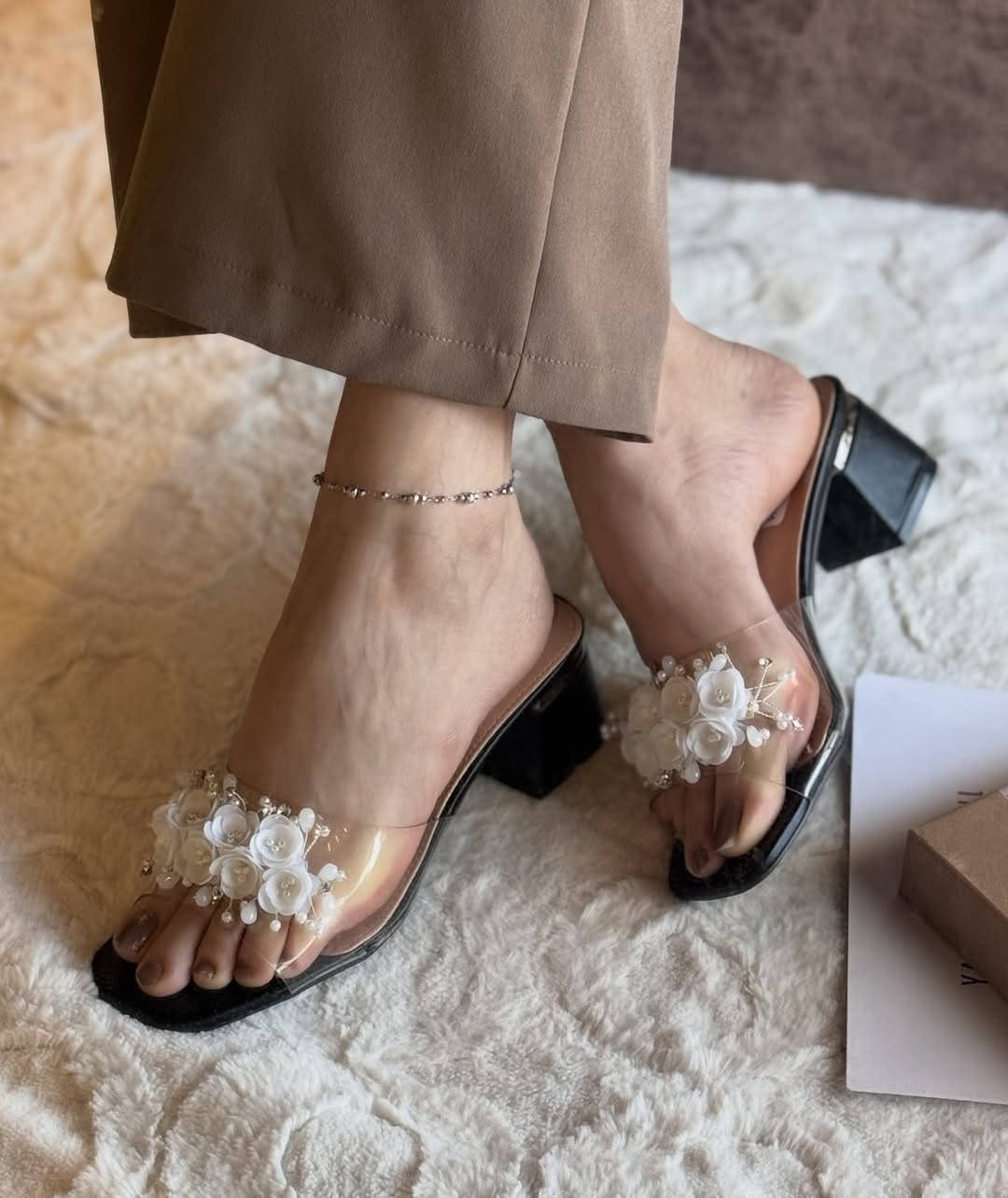 ⁨	⁨	شحاطة كعب نازكة 🌸
شغل راقي ، كوالتي عالي 
قاعدة مريحة 
ارتفاع 5 سم 
القياسات 37_38_39_40_41
السعر 20 ♥️✨.

📍الفرع الاول : العامرية شارع العسل مجاور مكتبة العسل
📍الفرع الثاني : العامرية شارع العسل مقابل مجمع اليزن
📍الفرع الثالث : الاعظمية شارع الضباط مقابل كص الآغا البغدادي⁩⁩⁩


**إذا كنت صاحب هذا الإعلان وتريد حذفه لأي سبب، رجاءا أرسل رسالة إلى الدعم الفني**