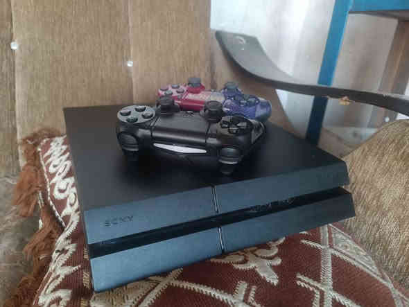 للبيع بلي فور نضيف لوك مهكر نضام 9 مستقر متروس العاب قوية ويا يدات ثنين وممفتوح ابد سعرة 235 وبي مجال *********** كركوك
