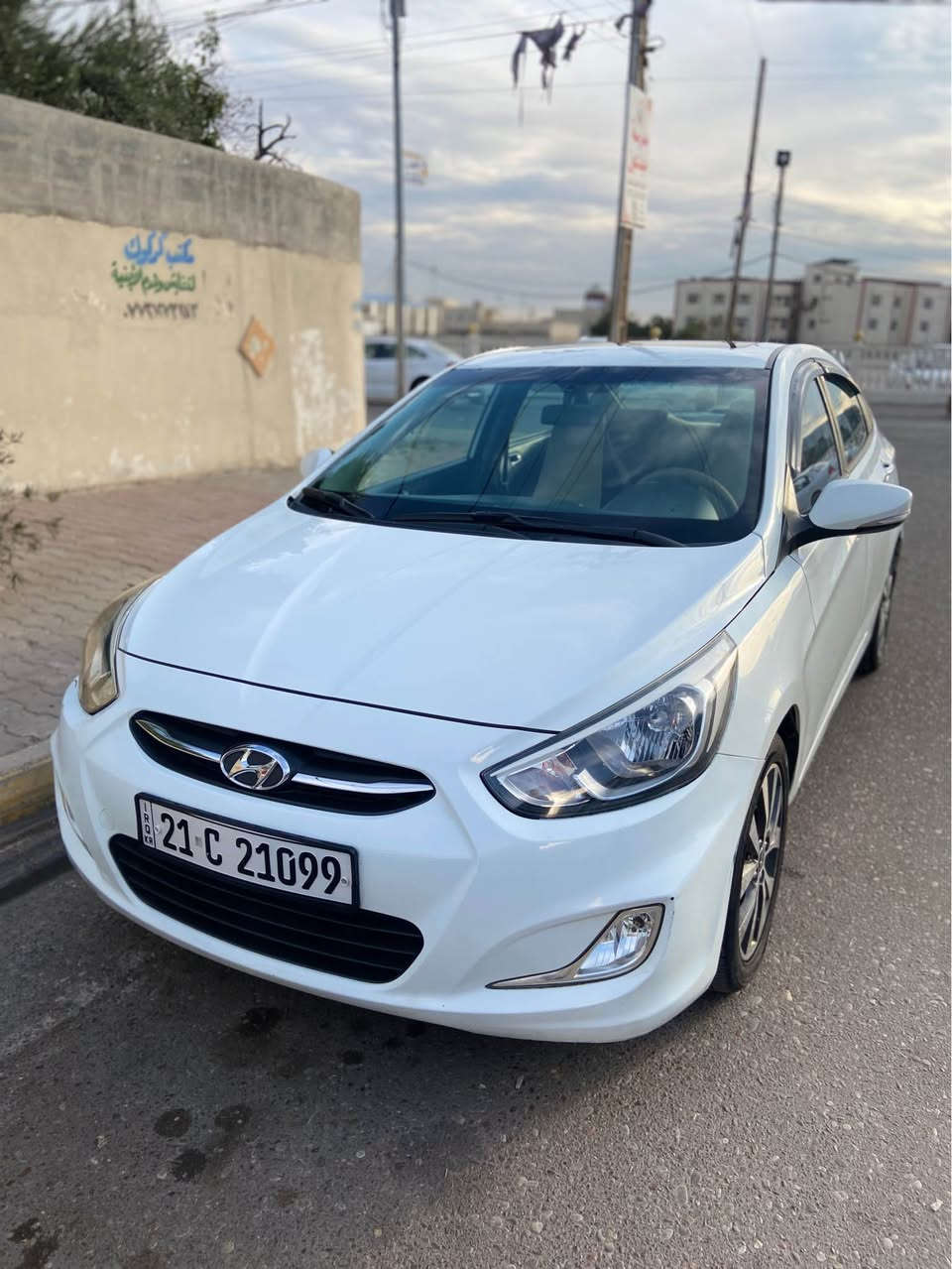 اكسنت 2015 
فول مواصفات
فتحة سقف 
خليجي ABS خدمات 
رقم سليمانية دولي 
حادثها صفحة السايق كامل صبغ بدون دواخل 
وباب السكن متبدل بلادي
سيارة متجية على صفحه السايق بيها تكمه وشويه من السقف والحادث مابيها دواخل نهائياً  
شاشة ايباد تحكمات ستيرن  
كهربائيات وتبريد السيارة بالشرط 
محرك مكفول مامفتوح وكير مكفول 
داخلها اسود 
سيارة ماشيه 118
شرط التحويل كركوك, العراق


**إذا كنت صاحب هذا الإعلان وتريد حذفه لأي سبب، رجاءا أرسل رسالة إلى الدعم الفني**