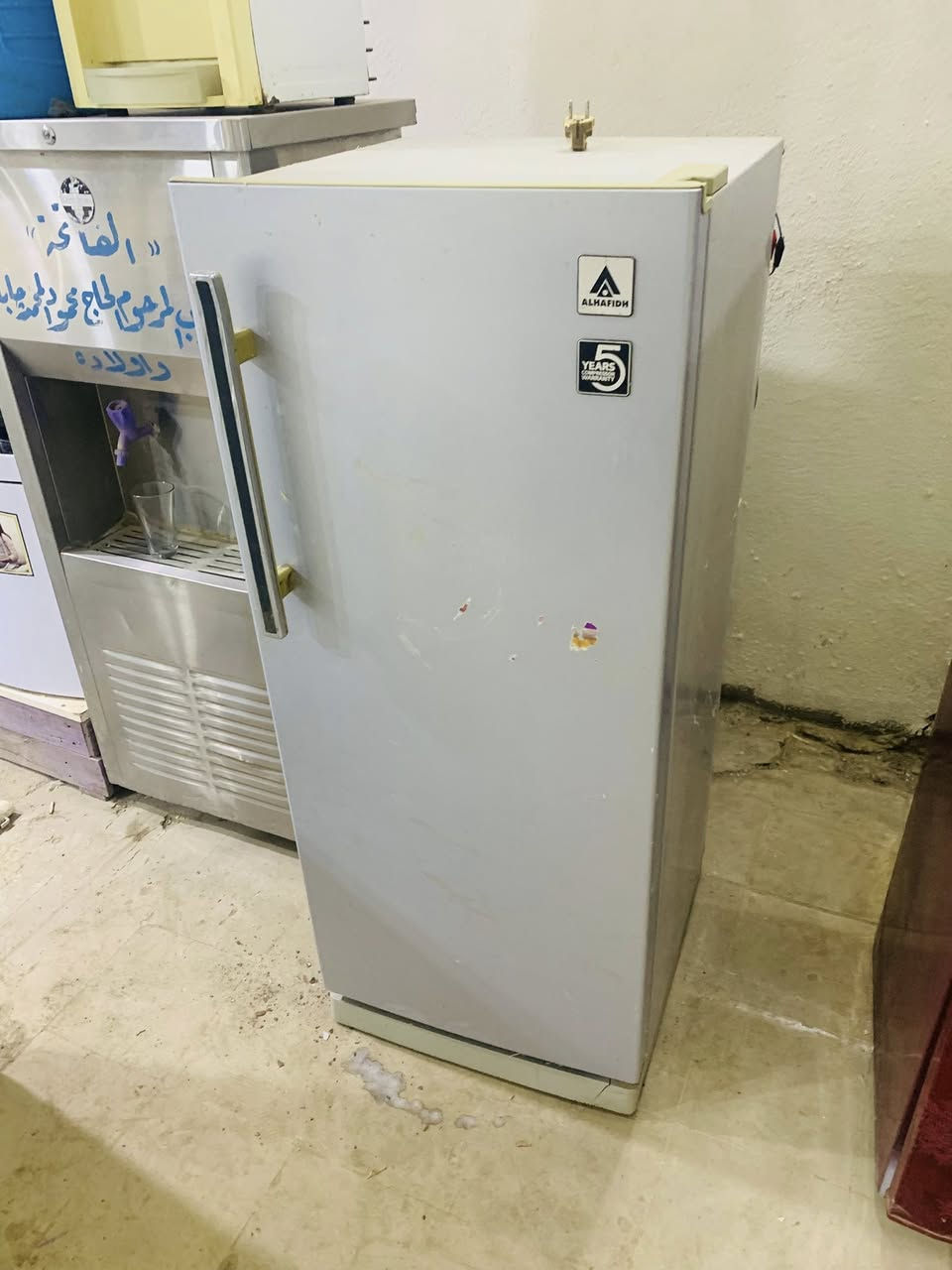 غسالات سعر 75 حجم 25 كيلو 
ثلاجات نوع ارجلك حجم كبير شغاله سعر 200
ثلاجه ماروني سعر 90
ثلاجه رصاصي سعر 65
برادات سعر واحد 60
***********
