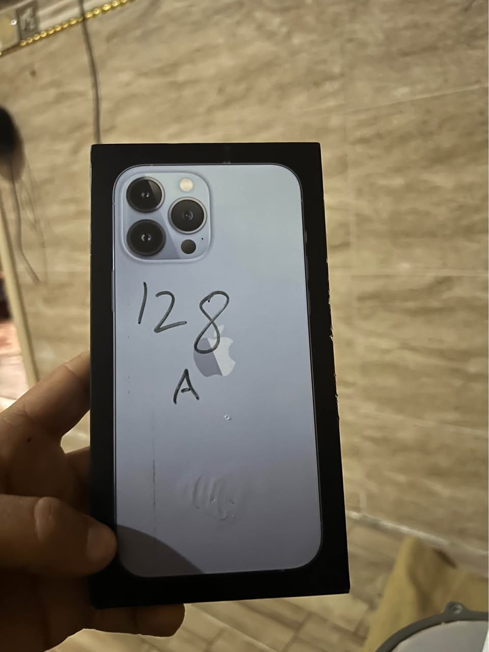 13 pro Max
بۆ فرۆشتن بەس شاشەی گۆرایە سەد لە سەد خاوێن پاتری 89 حەقیق ١٢٨ گێگا و یەک سیم مۆبایلەکە هی دەستی خۆمە و شاشەی دەرە جەیەکی لە سەرە و بێ شەکل و بێ حەیب بە شەرت 
کارتۆن و کێبلی بیلاد لە گەڵە بیلاد مۆبایلەکە زۆر پاک و بێ کێشەیە 
موشتەری نامە بنێرە یان تیل ژ.م *********** واتساپ و ڤایبەر أربيل, العراق
