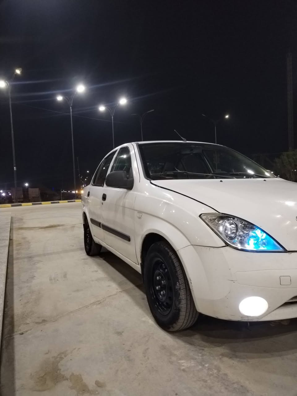 السلام عليكم سياره طيبه مديل 2013 جاهزه من كلشي مكينه كير تبريد ثلج حداديه جديده خلفي وامامي تخم تايرات جدد باتري جديد تحويل ثاني يوم سنويه 2027 رقم واسط  سياره بيه رشات صبغ سعر 33بيه مجال مكان سياره واسط مركز مدينه ***********
