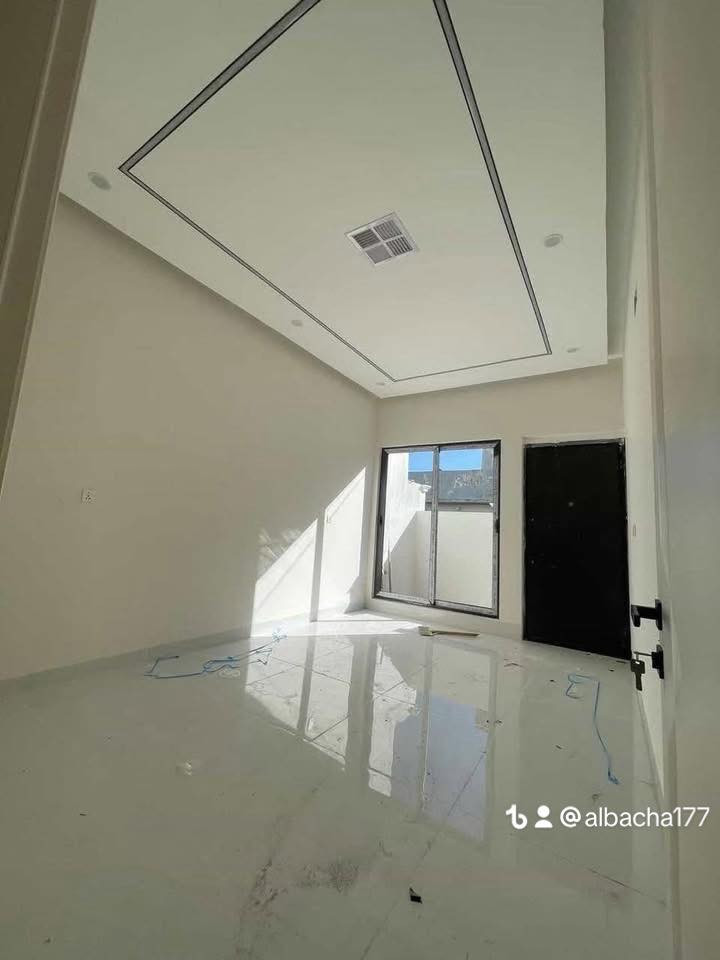 نوع العقار :  داران زيرو للبيع فول مواصفات 

نوع الملك : طابو ملك صرف بأسم شخص واحد 

♦️المساحة :  كل دار (105) م 

♦️الواجهة :  كل دار (6نص) م 

تفاصيل:👈(كل دار يحتوي على 4 غرف نوم وهول واستقبال ومطبخ وصحيات  مجهزه بنظام كاميرات ديكورات دكتات مركزيه 🏡)

♦️موقع العقار : ( كركوك طريق بغداد حي المعلمين  بالقرب من مدرسة زرقاء يمامه 🏡  ) 💯

نوع الملكية : طابو ملك صرف بأسم شخص واحد 

💵💵السعر ع الأتصال لطفاً 💵💵

***********
مكتب سلطان العقار
