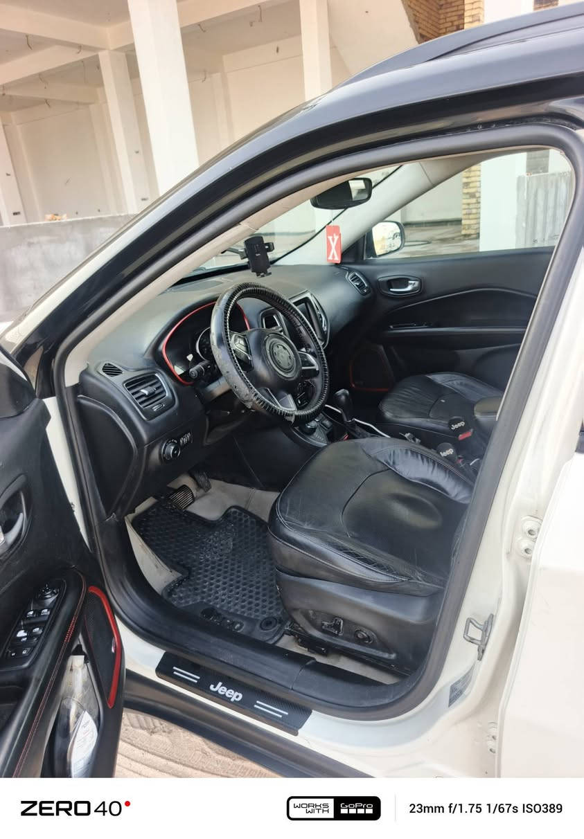 جيب كومبارس موديل 2018 حادثها خفيف السيارة تريل هوك فول مواصفات ومواصفاتها معروفة السعر 125 ورقة  صور الحادث معروضة رقمها بصرة السيارة باسمي 
***********
