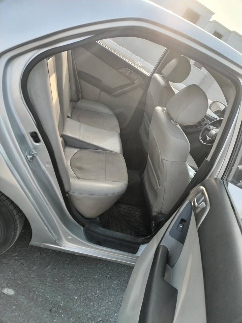 سلام عليكم
سيراتو ٢٠١٢ خليجي أدوات كصتين
متومه رقم وسنويه شمالي 
محرك جديد صارله ١٣ يوم من شاده
كير معدل ابو قطره حداديه معدله
تبريد شغال وثلج 
تخم تاير نضيف كهرباء كلها شغاله
غرفه حوله كشنات جلد مكان سياره البصرة
سعر ٣٨ ورقه ومجالها قليل كلش اي استفسار ع رقم
     ***********
