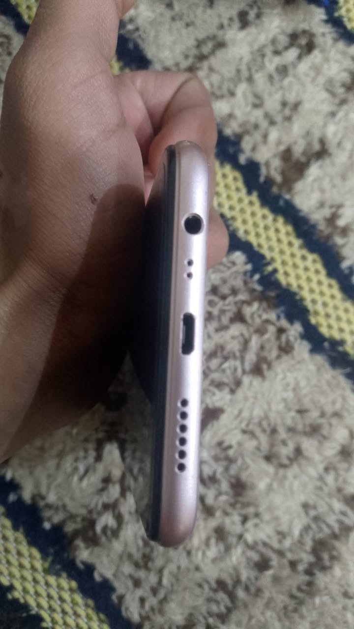 سلام عليكم oppo A5s
جهاز حالة وكاله نضيف  ممبدل بي كلشي 

بصمه ضهر شغاله بصمه وجه   الرام 6GB 

 الجهاز ممستعمل. شتريته وضميته بوقتها 

كامرته كلش حلوه 

سعر الجهاز 100 

ديالى بعقوبه المفرق 
واتساب اتصال 
***********
