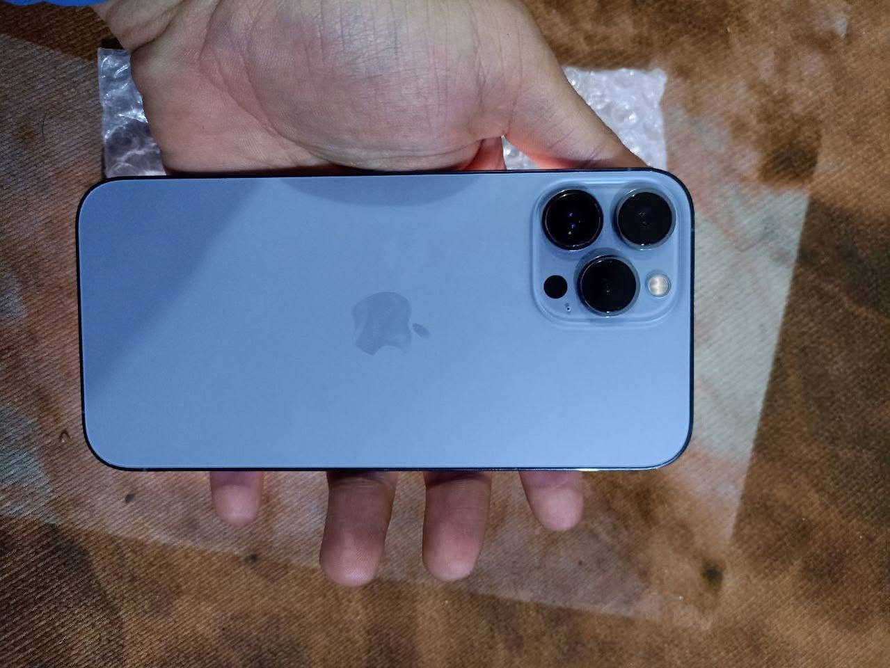 سلام عليكم ايفون ١٣برو ماكس ذاكرة ٢٥٦ بطارية ٨٧  بي فطر بلشاشة قيم أمانة الله ودخل خاص *********** موجود واتساب مكاني بغداد المشتل
