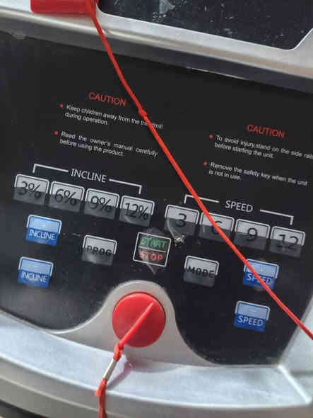 سلام عليكم جهاز جري للبيع يتحمل وزن 120 مستعمل شي قليل اقل الشهر من شركه دريم هاوس العالميه ويجي بي mp3 صوت عالي كوالتي جدا راقي مثل ما موضح عدكم بالفيديو ويجي بي 12 سعره ويجي بي جبلي أيضاً 12سرعه السعر 450 الف قفله 400 للتواصل فقط على الرقم 
***********
